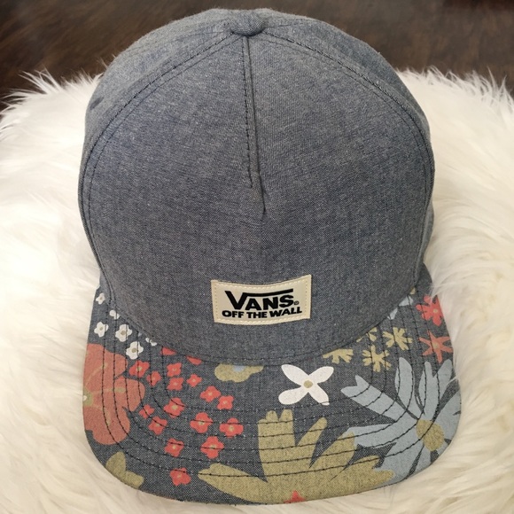 Vans Other - Vans snap back hat | floral unisex